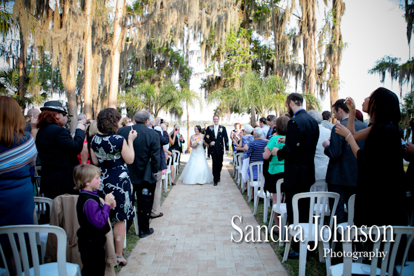 Best Lakeside wedding at Paradise Cove in Orlando, Florida - Wedding photographer - Sandra Johnson (SJFoto.com)